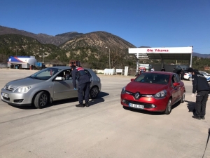 Hanönü’nde Jandarma Ekipleri Yol Kontrolünde Bulunuyor