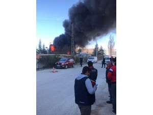 Başkent’te Market Deposunda Yangın