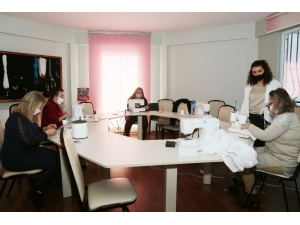 Atakum Belediyesi Maske Üretip Ücretsiz Dağıtıyor