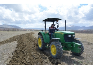 Yaşlı Adamın Tarlasını Jandarma Sürdü