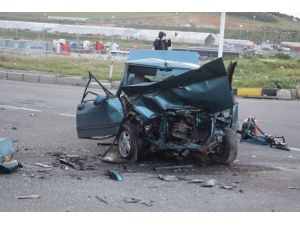 İzmir’de Kamyon İle Otomobil Çarpıştı: 1 Ölü