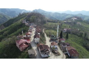 İki Büyükşehrin Arasında Geçişin 5 Adım Olduğu Mahalleliler, ‘Şehirler Arası Yasaktan’ Memnun