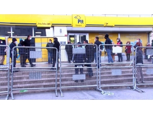 Esenyurt’ta Zabıtadan Ptt Önünde Korona Virüs Önlemi