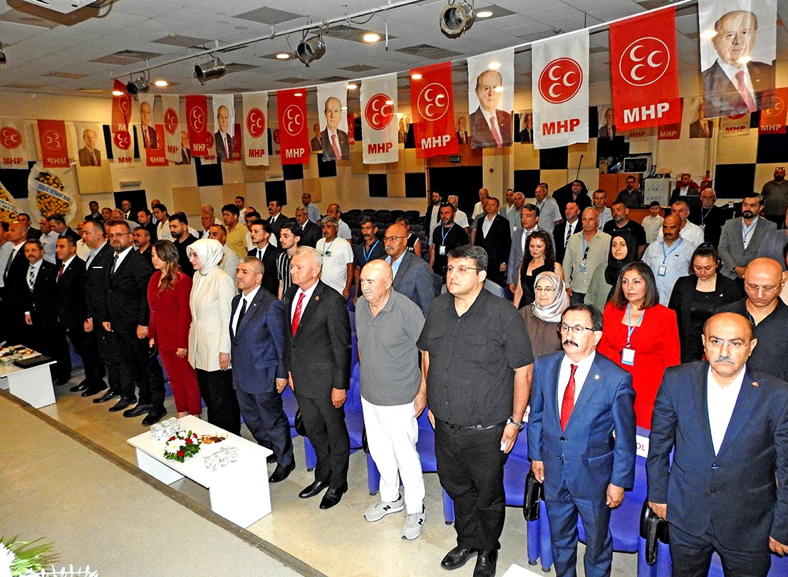 mhp-cesme-de-galip-ulucam-yeniden-baskan-secildi