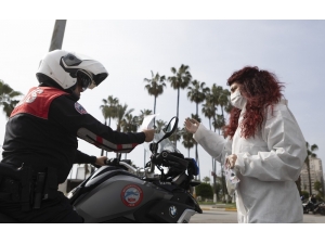 Mersin’de ’Kırmızı Işıkta Sağlık Paketi’ Uygulaması