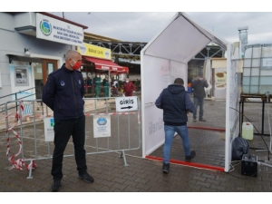 Ayvalık Belediyesi Kendi Dezenfekte Tünelini Üretti