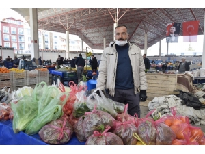 Burdur Semt Pazarına Girişte Maske Ve Kimlik Kontrolü Yapılıyor