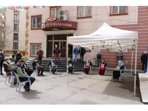 Evlat Nöbetindeki Aileler Pkk’nın Kulp Saldırısını Kınadı