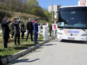 14 Gün Karantina Altında Kalan Öğrenciler Alkışlarla Evlerine Uğurlandı