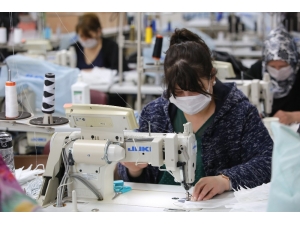 Buca’nın Kursiyerleri Maske İçin Kolları Sıvadı