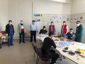 İlçede Üretilen Siperlikler, Sağlık Ve Güvenlik Ekiplerine Dağıtıldı