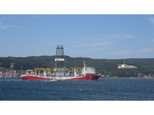 Fatih Sondaj Gemisi Çanakkale Boğazından Geçti