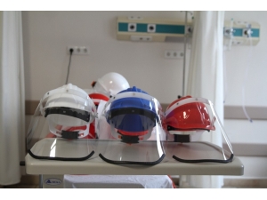 Trakya Üniversitesinde Üretilen Koruyucu Maskelerin Teslimatı Başladı