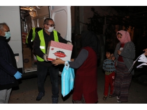 Kocaeli’de İhtiyaç Sahibi Ailelere Ve Esnaflara 105 Bin Kolilik Gıda Yardımı