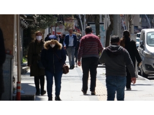 Tokat’ta Tedbirler Unutuldu, ’Evde Kal’ Çağrısına Uymayanlar Caddeleri Doldurdu