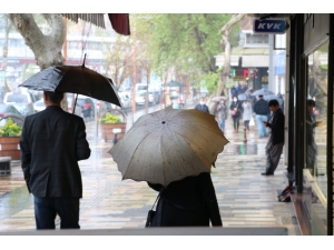 Kahramanmaraş’ta Vatandaşlar Ne Virüs Dinledi Ne Yağmur