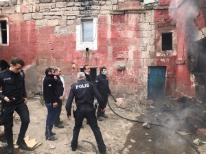 İncesu’da Metruk Binada Yangın Çıktı