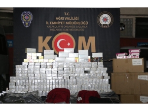 Kargo Aracında Kaçak Sigara Ve Ürünler Ele Geçirildi
