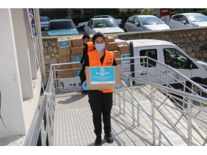 Koçarlı Belediyesi’nden 200 Aileye Gıda Ve Hijyen Malzemesi Desteği