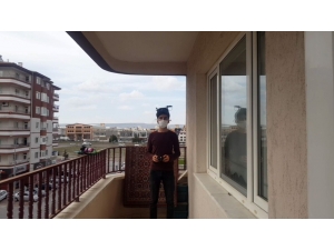 Dışarı Çıkması Yasak Olduğu İçin Markete Dronla Gidiyor