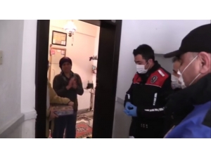 Evden Çıkamayan Genç Kıza Polis Zeka Oyunu Getirdi