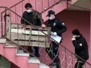 87 Yaşındaki Şehit Babasına Maaşını Polis Ekipleri Teslim Etti