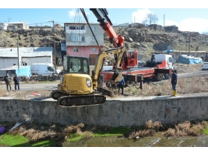Alabalık Deresi Temizleniyor