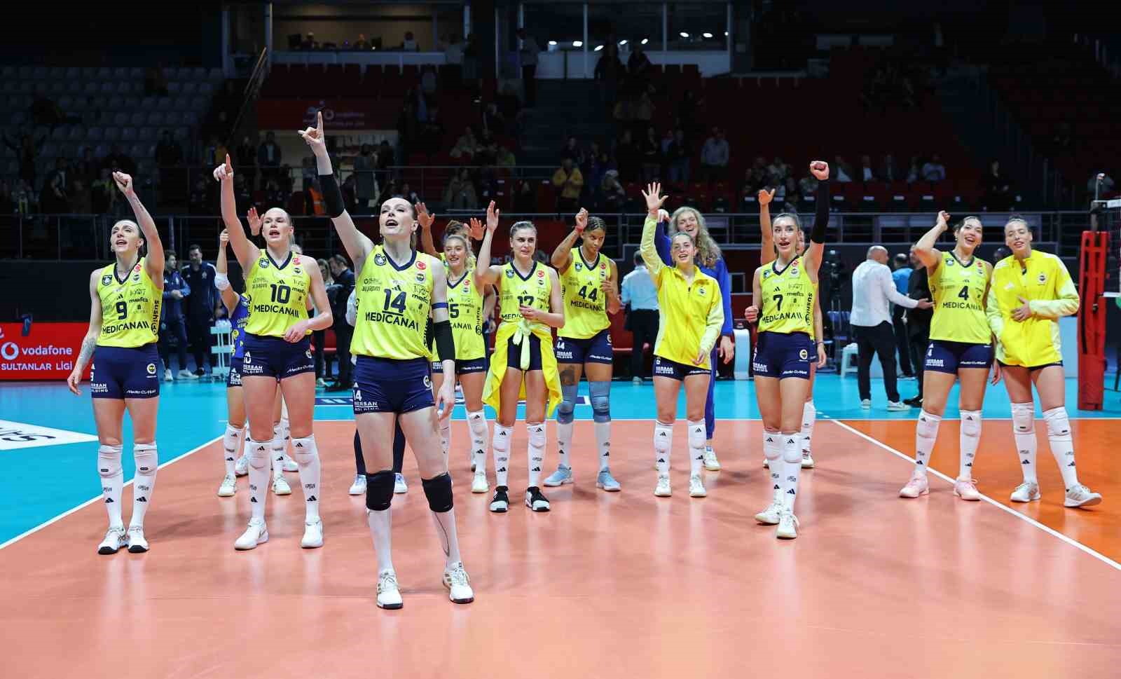 fenerbahce-sultanlar-ligi-nde-finalde