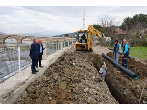 Osmancık’ta Sahil Düzenlemesi Gemici’de Devam Ediyor