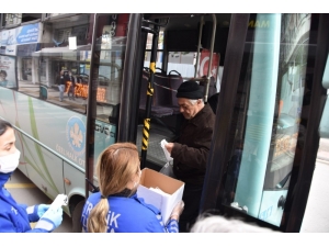 Büyükşehirden Vatandaşlara 150 Bin Maske