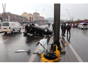 Takla Atan Otomobilden Burnu Bile Kanamadan Kurtuldu