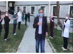 Koronavirüs Tedavisi Biten 3 Kişi Alkışlarla Taburcu Oldu