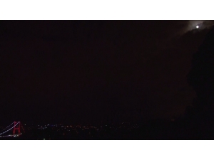 İstanbul’da “Süper Ay” Kartpostallık Görüntüler Oluşturdu