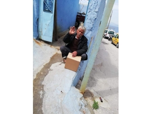 Kuşadası Romanlar Derneği Hergün 1500 Ekmek Dağıtıyor