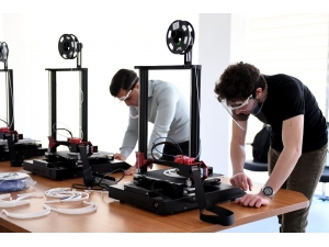 Mersin’de 3d Yazıcılarla Maske Üretiliyor