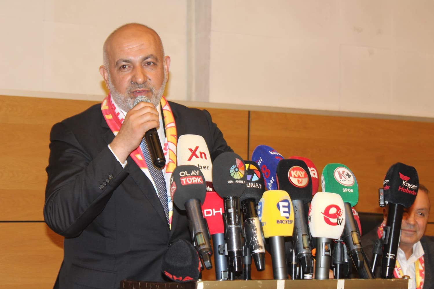 kayserispor-da-yapilan-olaganustu-genel-kurul-da-baskanliga-ali-camli-secildi