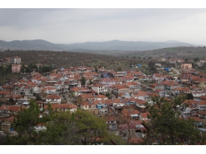 Bu Beldede Tüm Araçlar Ücretsiz Dezenfekte Ediliyor