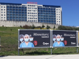 Oxijen’den Korona Savaşçılarına Billboardlu Teşekkür