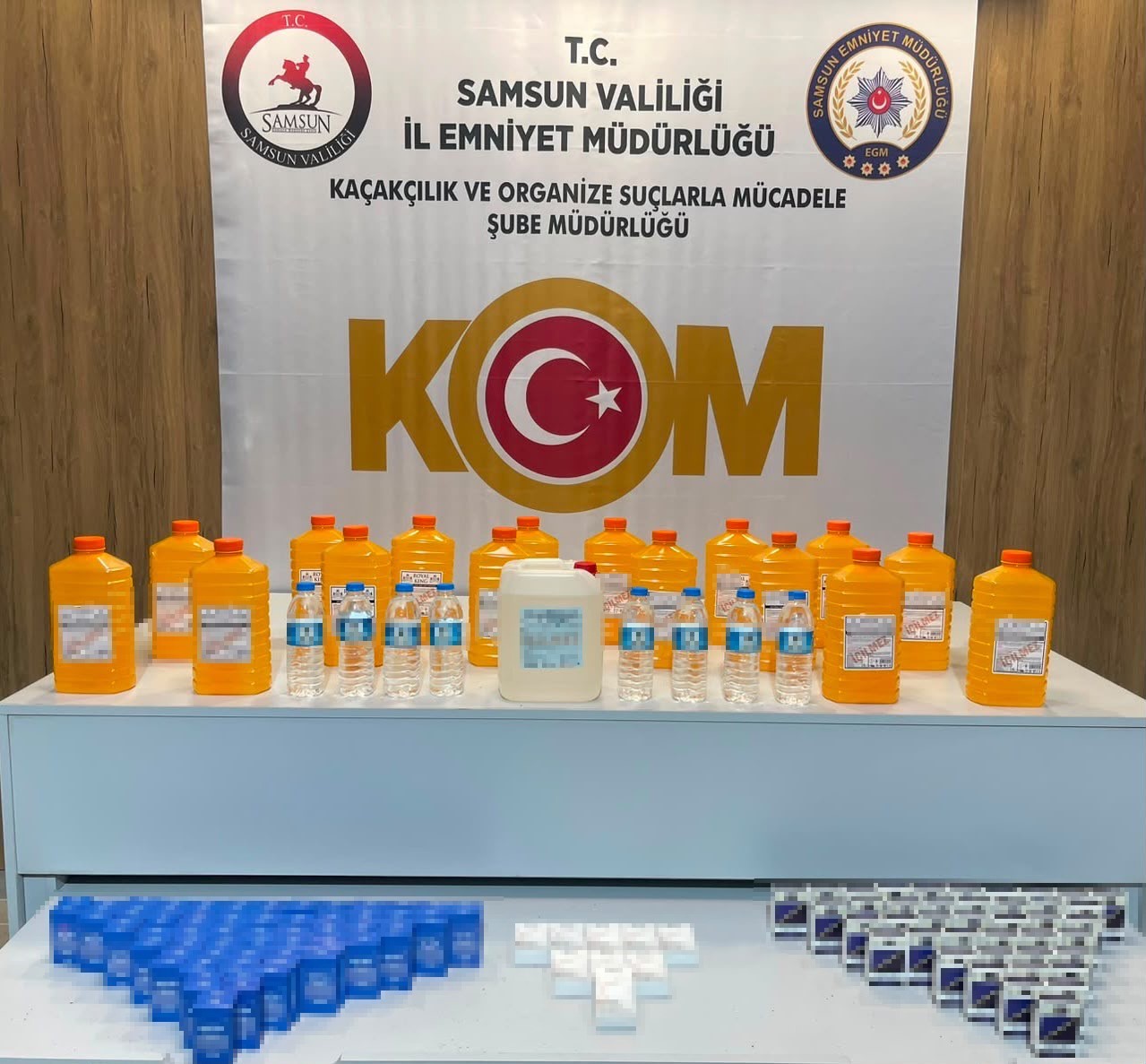 kacak-icki-ve-makaron-operasyonu-cok-sayida-urun-ele-gecirildi