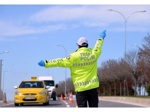 Denetimlerde 30 Bin 363 Araç Durduruldu, 45 Bin 249 Kişinin Ateşi Ölçüldü