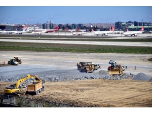Atatürk Havalimanı’ndaki Hummalı Çalışma Böyle Görüntülendi
