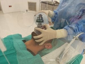 Korona Virüsle Mücadelede Entübasyon Kabinleri Kullanılmaya Başlandı