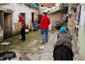 Türk Kızılay’ı Yardımlarını Sürdürüyor