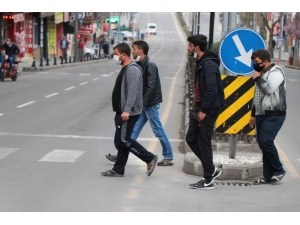 Korona Virüse Karşı Sosyal Mesafe Kuralını Hiçe Saydılar