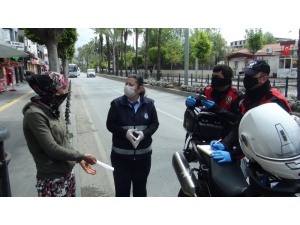 Sosyal Mesafeyi Hiçe Sayıp Saç Başa Kavga Eden Dilenciler Bugün Dilenirken Yine Polise Yakalandı