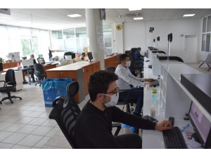 Belediye Personeli Maske Kuralına Uyarak Hizmet Veriyor