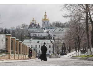Ukrayna’da Covid-19 En Ünlü Kilisenin Papazlarına Da Bulaştı