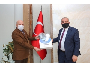 Sandıkçı’dan Muhtarlara Maske