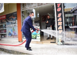 Dezenfekte Tünelleri Kuruldu Ve Sokaklar Yıkandı