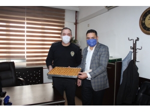 Emniyet Teşkilatına "Tatlı" Kutlama